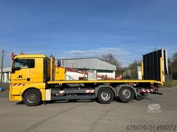 MAN TGX 26.360 / BaumaschinenTransport / 9 to Rampen
