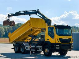 IVECO TRAKKER 360 Kipper 4,90 m HIAB 122 B-2 FUNK 6x4!