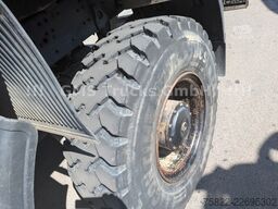 MERCEDES-BENZ Actros 1841 / 4X4 ALLRAD / Kipper+Kran /WENIG KM