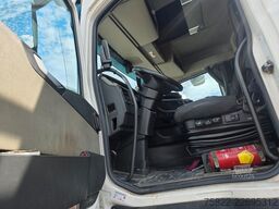 VOLVO FH 500 / 6X4 / EEV / 18m Atlas Kran