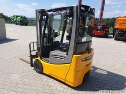 Jungheinrich EFG 215 / Triplex: 4.25m! / SS / nur 1.368h!