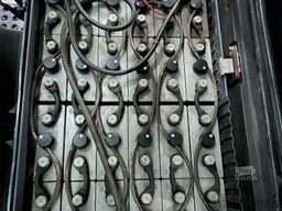 Jungheinrich EFG 215 / Triplex: 4.25m! / SS / 4.168h / 2024