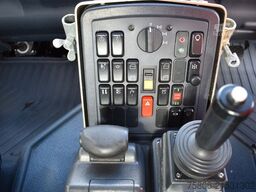 UNIMOG U400 inkl. Böschungsmäher/Anhänger