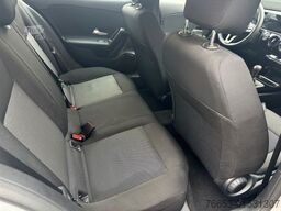 MERCEDES-BENZ A 180 d * LED High * Digital * Navi * Kamera