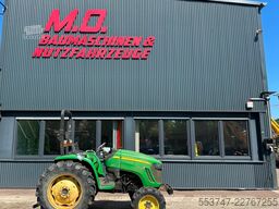 John Deere 4520