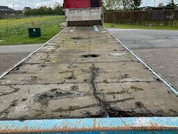 Wielton vlakke trailer