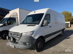 Mercedes-Benz Sprinter 516 CDI Van with Tail Lift and Tachograph