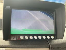Volvo FL 250 Euro 6 met Dhollandia laadklep