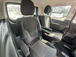Mercedes-Benz V 220