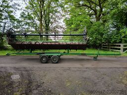 John Deere 2266