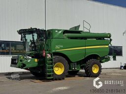 John Deere S770