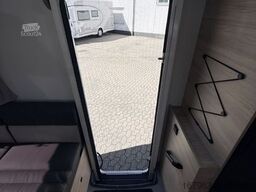CHAUSSON 640 Ultimate Line ~ 4.4t - AHK - 180PS ~ `26