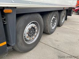 Schmitz Cargobull SCB*S3B Frigo / Thermo King SLXi 300 / Side Damage