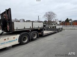 Broshuis 3 axle Low-loader semi-trailer with 2 extensions –