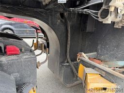 Broshuis 3 axle Low-loader semi-trailer with 2 extensions –