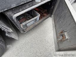 Broshuis 3 axle Low-loader semi-trailer with 2 extensions –