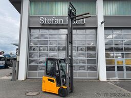 JUNGHEINRICH EFG 215 / Triplex: 4.25m! / SS / 4.168h / 2024