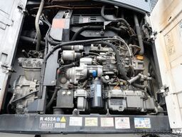 SCHMITZ CARGOBULL SKO 24/TK SLXi 300 /DOPPELSTOCK/BLUMEN 383 tsd