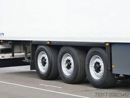 SCHMITZ CARGOBULL SKO 24/TK SLXi 300 /DOPPELSTOCK/BLUMEN 383 tsd