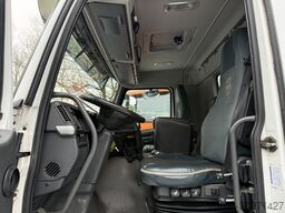 Volvo FM410 8X4 Kipper mit Kran HIAB 244-5