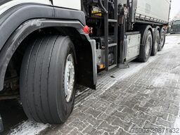 Volvo FM410 8X4 Kipper mit Kran HIAB 244-5