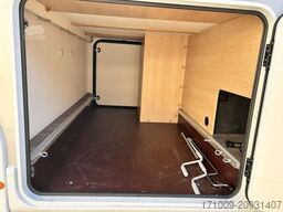 SUNLIGHT Adventure T 69LC 8G Combi 6E SAT TV Heckstützen