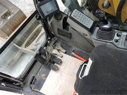 LIEBHERR R914