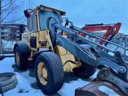 Volvo L50 Wheel Loader with Bucket and Pallet Forks