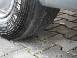 RENAULT D 240 / 4x2 / KONTENER / 7,7 M / WINDA DHOLLANDI