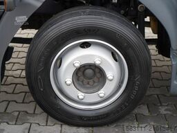 RENAULT D 240 / 4x2 / KONTENER / 7,7 M / WINDA DHOLLANDI