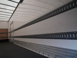 RENAULT D 240 / 4x2 / KONTENER / 7,7 M / WINDA DHOLLANDI