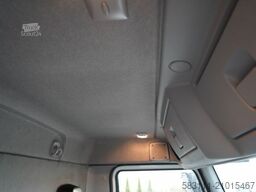 RENAULT D 240 / 4x2 / KONTENER / 7,7 M / WINDA DHOLLANDI