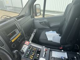 Mercedes-Benz Sprinter 516 CDI 4x2 Sprinter 516 CDI 4x2, Rettungswagen, Bi-Xenon