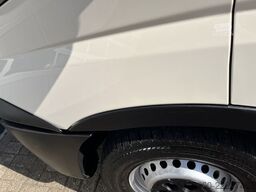 Iveco Daily 35S11D 2.3 345 Airco Trekhaak 3500kg trek...