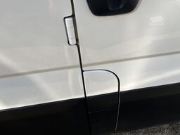 Iveco Daily 35S11D 2.3 345 Airco Trekhaak 3500kg trek...