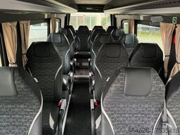 MAN TGE ALTAS Coach
