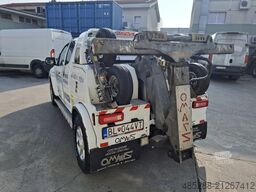 ISUZU D-MAX ABSCHLEPPWAGEN mit HUBBRILLE OMARS