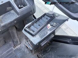 Nissan Gabelstapler 2,5 t. Gas mit Kabine und Heizung