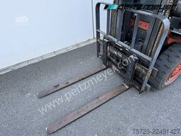 Nissan Gabelstapler 2,5 t. Gas mit Kabine und Heizung
