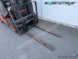 Nissan Gabelstapler 2,5 t. Gas mit Kabine und Heizung