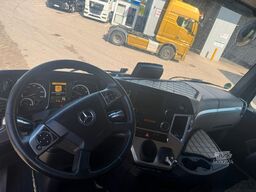 MERCEDES-BENZ Actros als Gesamtzug mit Schubboden