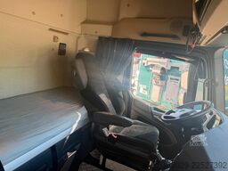 MERCEDES-BENZ Actros als Gesamtzug mit Schubboden