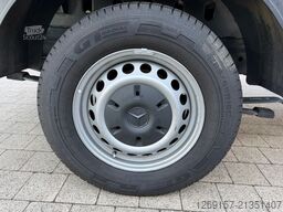 MERCEDES-BENZ Sprinter Pritsche 211/311CDI FWD L2 Navi + Klima