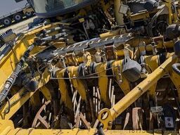 Ropa TIGER V8-3 beet harvester / 6000 MTH