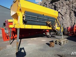 Schmidt Stratos B70-36 sand spreader with control panel