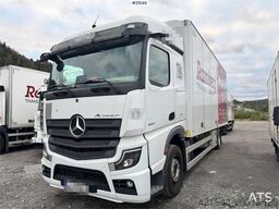 Mercedes-Benz Actros 1833 4x2 Box truck w/ Full side opening.