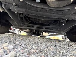 Mercedes-Benz Actros 1833 4x2 Box truck w/ Full side opening.