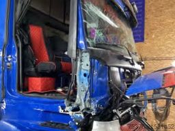 MERCEDES-BENZ Actros 1851 4x2 Unfallschaden/damaged