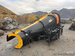  Øveraasen DEHS 285 snow plow
