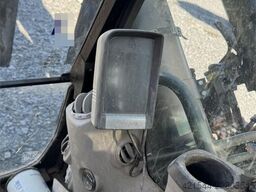 Volvo EC700C Tracked Excavator – Digging Bucket and Soos